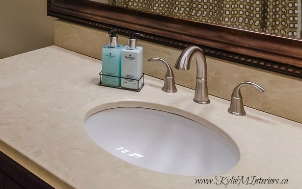 Ideas to update a bathroom with almond or bone fixtures including tub, toilet and sink