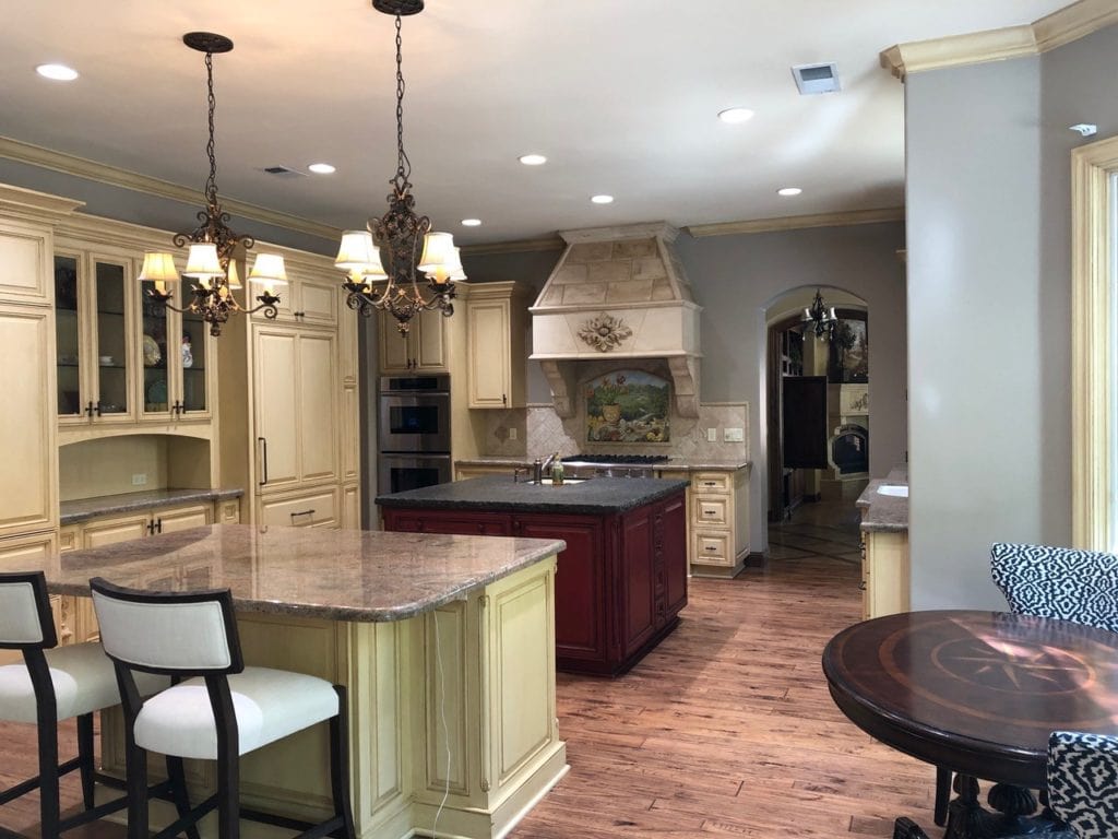 cream Kitchen before being painted