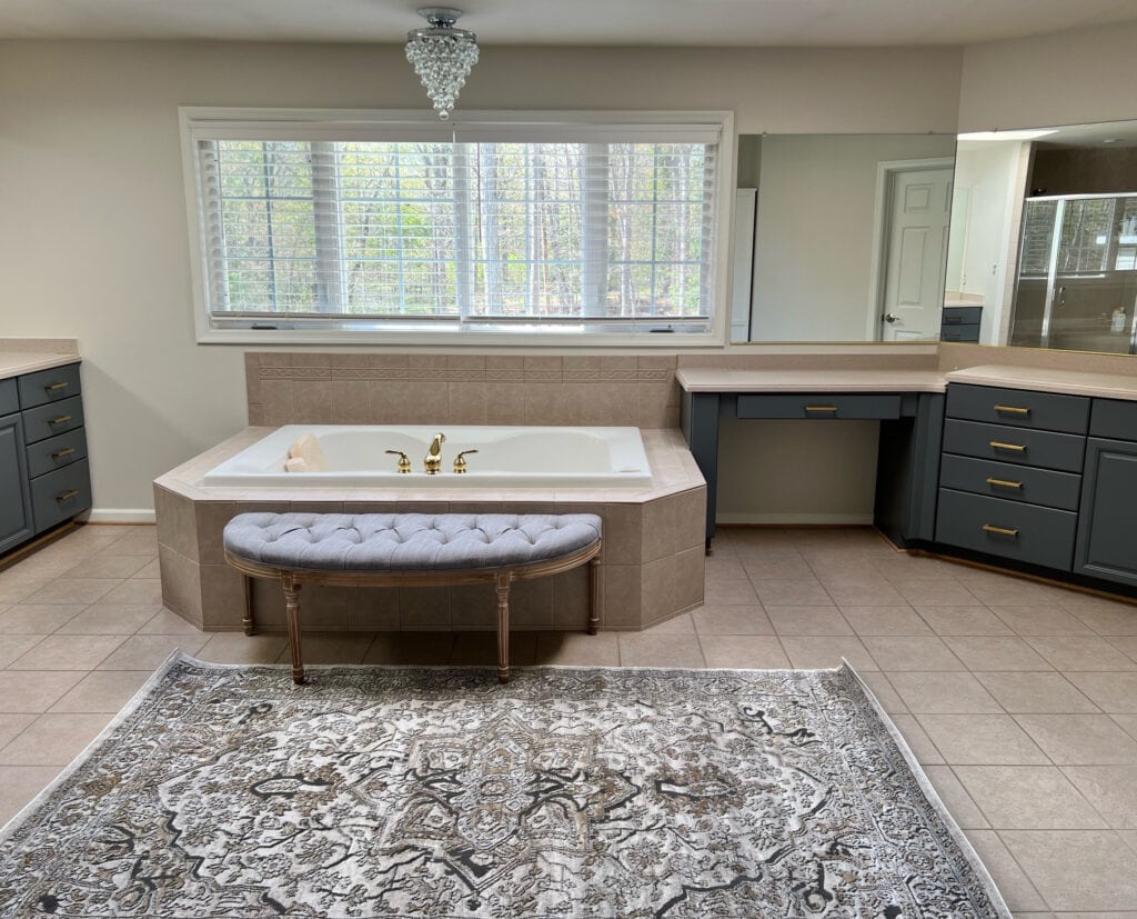 Sherwin Williams Egret White, warm taupe gray walls, beige til 90s, 2000s bathroom update ideas, granite countertop, tiled tub front, wood maple vanity painted (1)