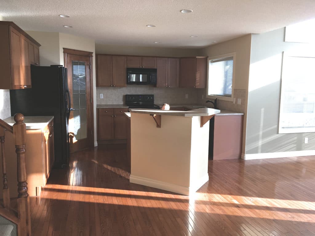 Maple kitchen cabinets BEFORE paintint with edesign, beige laminate countertops