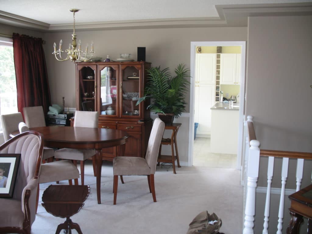 Dining room and kitchen before removing wall