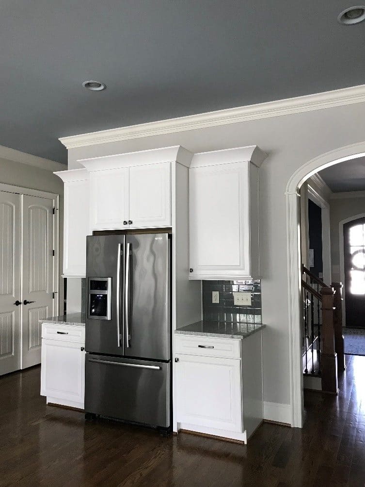 Silver gray ceiling, Collingwood walls, white cabinets and Dover White trim