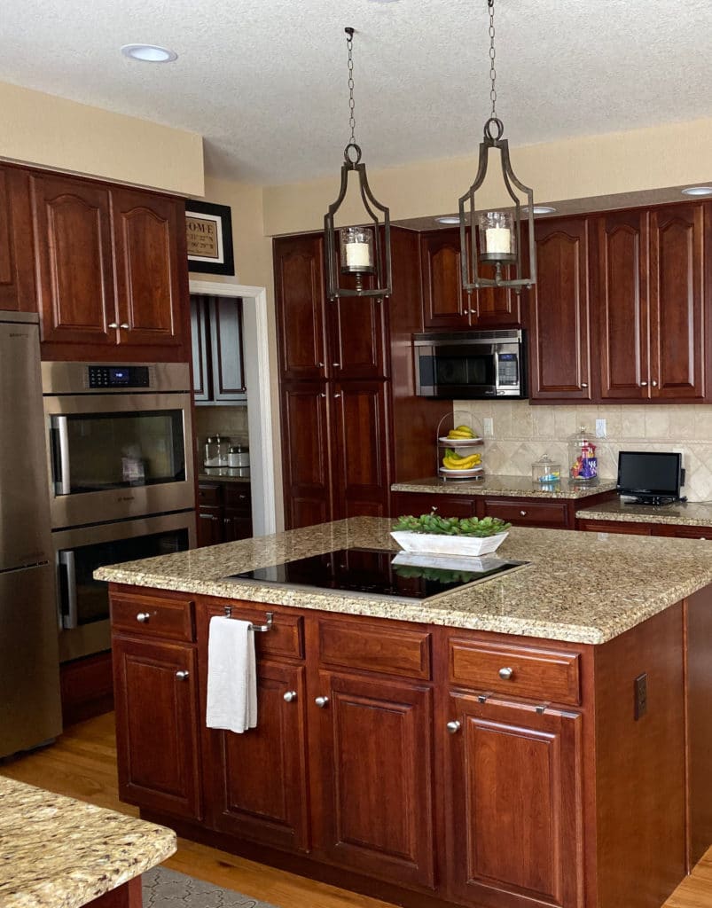 kitchen before cherry cabinets (4)