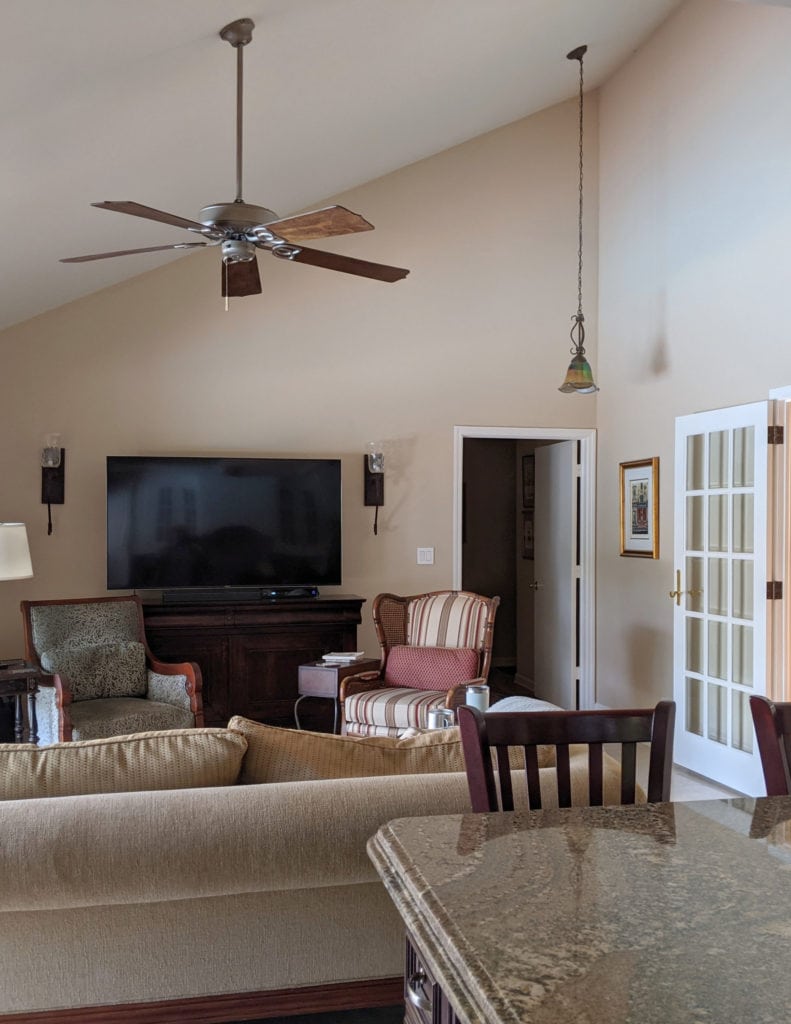 Benjamin Moore Stone House, granite countertops, warm beige paint colour. Kylie M Interiors edesign, client BEFORE photo