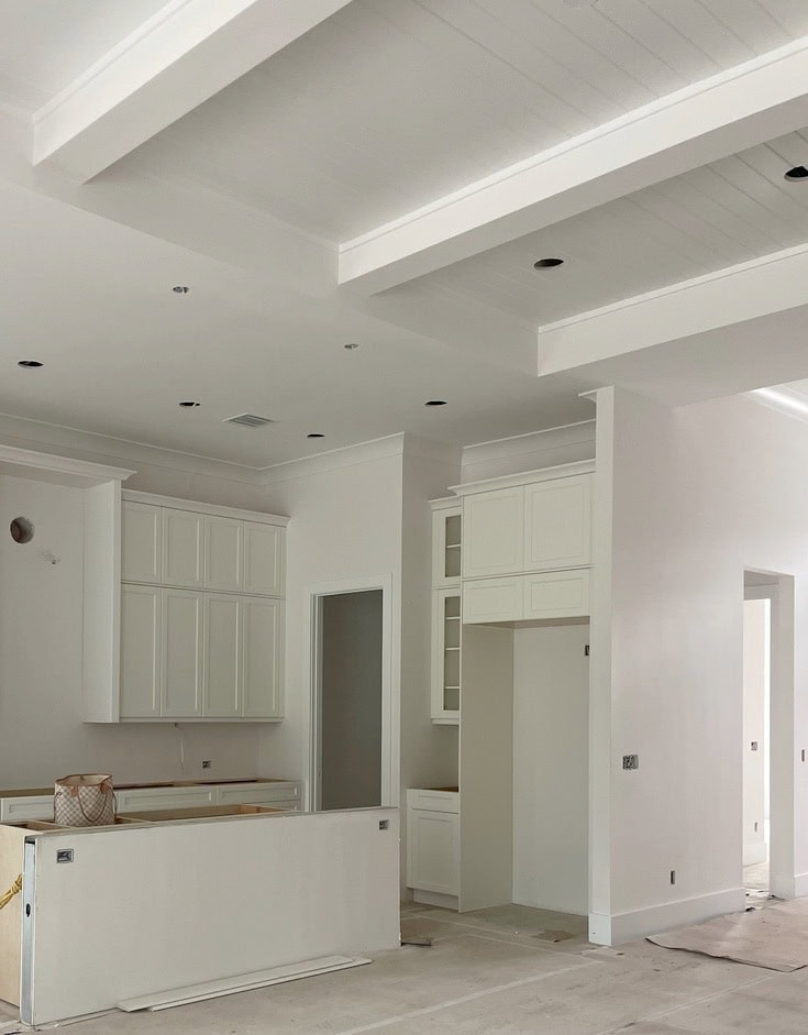 Sherwin Williams Snowbound walls with warm white cabinets, wrong undertones in kitchen (1)