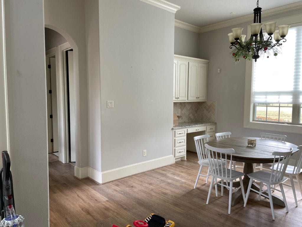 Sherwin Williams Agreeable Gray does not work with cream cabinets or cream trim.