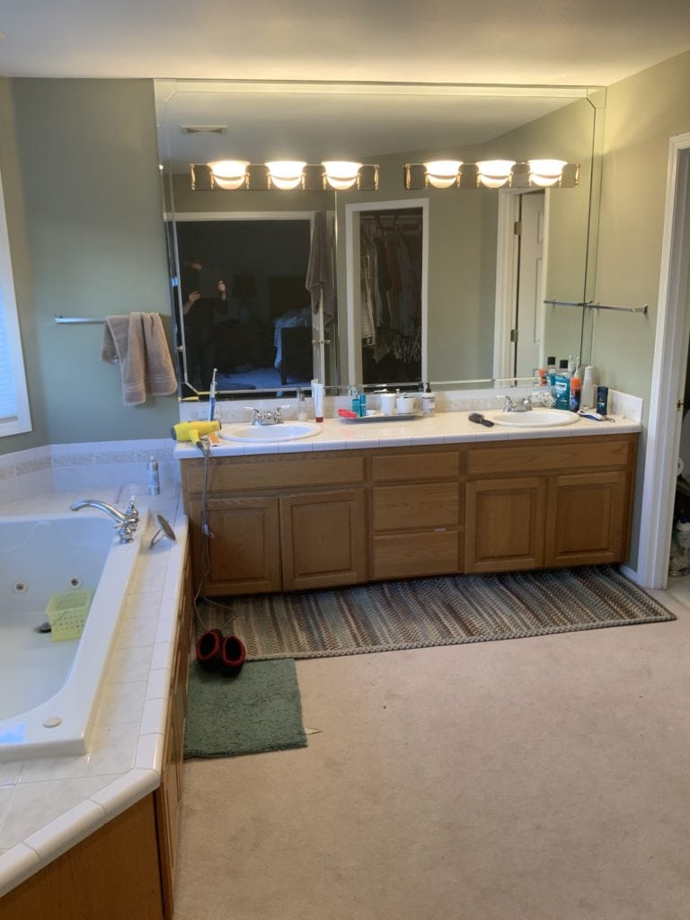 Bathroom before update with Kylie M Interiors Edesign (2)