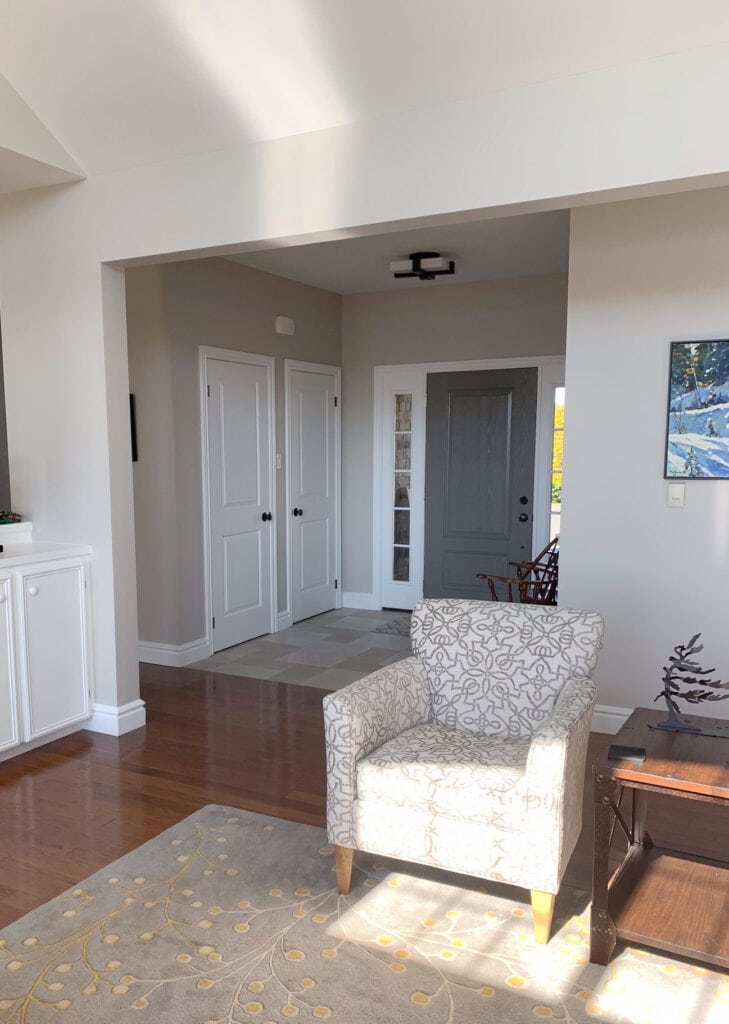 Sherwin Williams Agreeable Gray, Gauntlet Gray front door. Best greige paint color. Kylie M Edesign