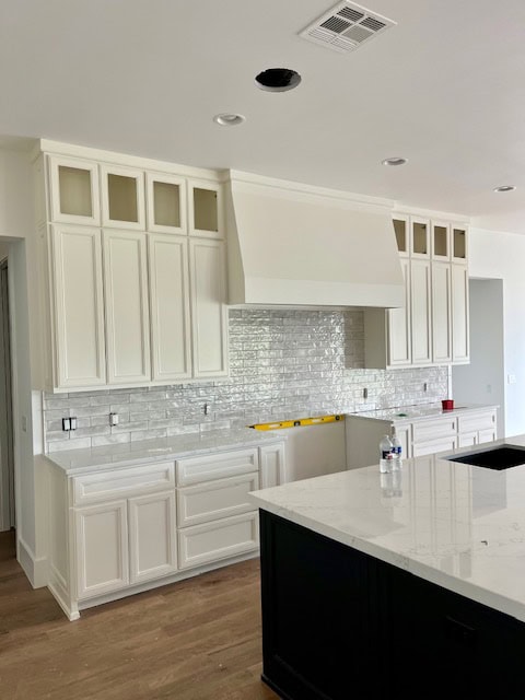 Benjamin Moore Cloud Cover on painted kitchen cabinets too yellow creamy for countertop and backsplash