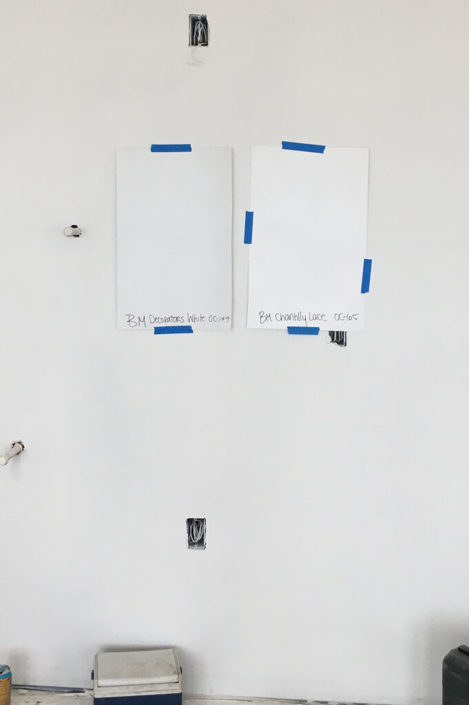 Benjamin MOore Decorators White compared to Chantilly Lace, paint samples in natural light (1)