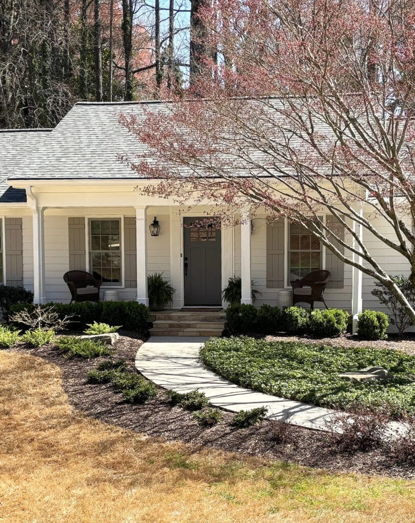 Exterior painted BEnjamin Moore Classic Gray, Asphalt, Charcoal Slate, Sherwin Williams White Snow, asphalt roof (1)