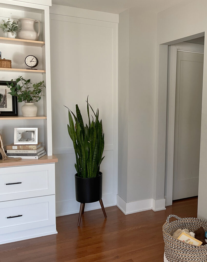 Sherwin Williams Extra White built-in, grid wall, trims, red oak floor, Agreeable Gray walls, home decor (1)